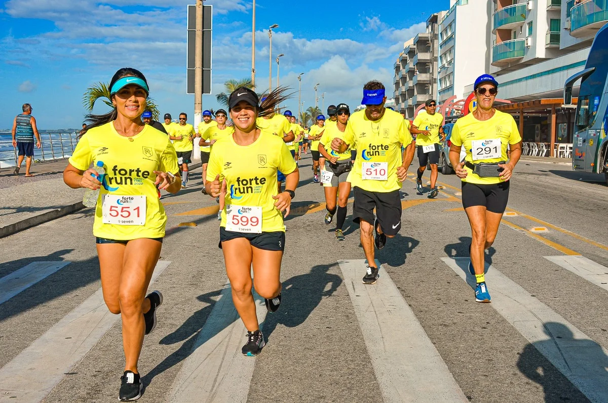 Vista seu tênis e corra na Praia do Forte: domingo é dia de Forte Run 2025!