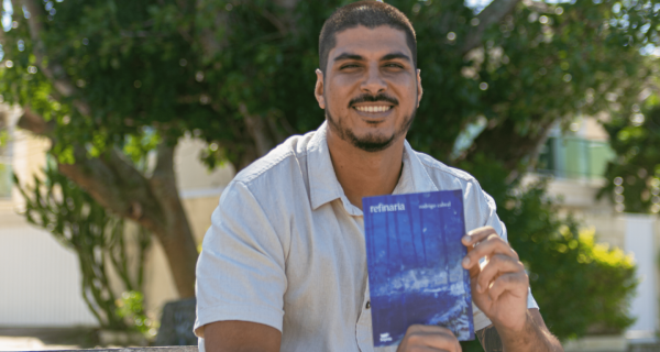 Rodrigo Cabral, morador de Cabo Frio, é semifinalista do Prêmio Jabuti 2025