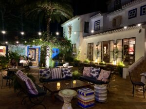 Réveillon com os pés na areia nos premiados Vila da Santa Hotel Boutique e Restaurante La Gare, em Búzios (RJ)