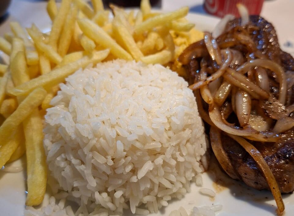 Ponto de Encontro Peró: sabor, acolhimento e excelência gastronômica em Cabo Frio