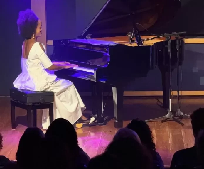 Raquel Paixão se apresenta no Museu Charitas em Cabo Frio neste sábado (8)