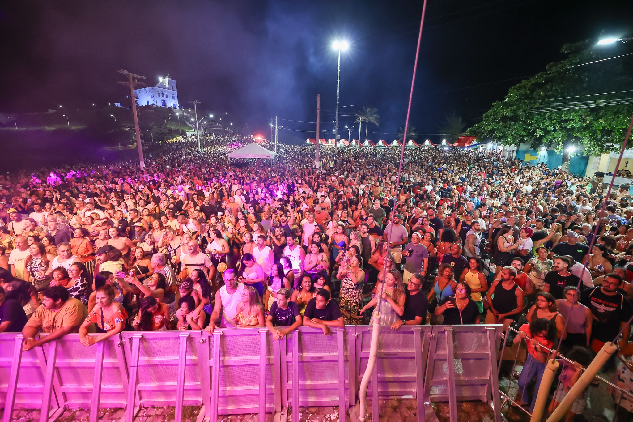 Festival de Verão Saquarema 2026 une música, esporte e lazer na alta temporada