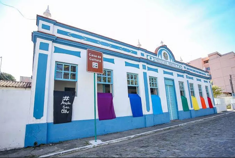 Exposição literária “Mar de Poesia” chega à Casa de Cultura Walmir Ayala em Saquarema