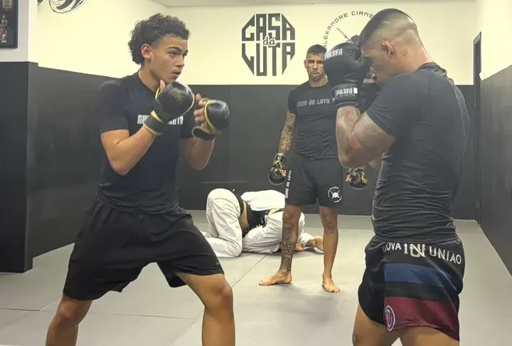 De São Pedro da Aldeia para os EUA: Renan Neves fará luta principal de evento internacional de MMA